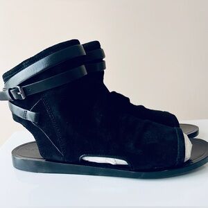 Vince Women's Vero Cuoio Ankle Wrap Ankle Zip Gladiator